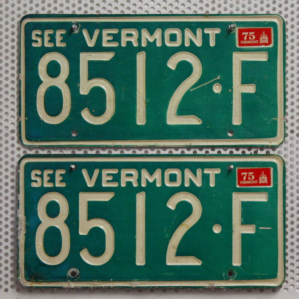VERMONT (See) Schilder PAAR 1975 - Zwei USA Nummernschilder # 8512F
