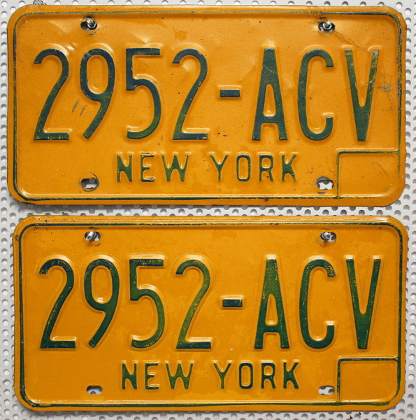 NEW YORK Schilder PAAR - Zwei USA Nummernschilder # 2952ACV