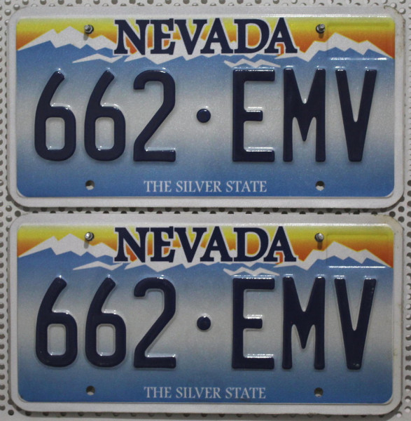 NEVADA Schilder PAAR - Zwei USA Nummernschilder # 662EMV