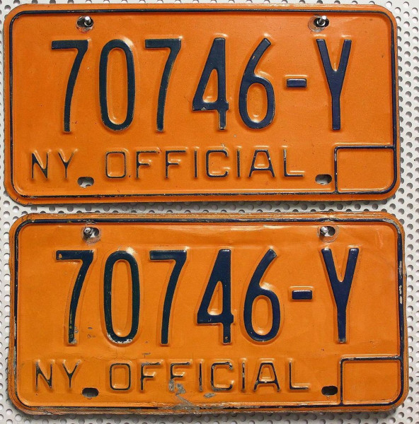 NEW YORK Schilder PAAR - Zwei USA Official Kennzeichen NY # 70746-Y