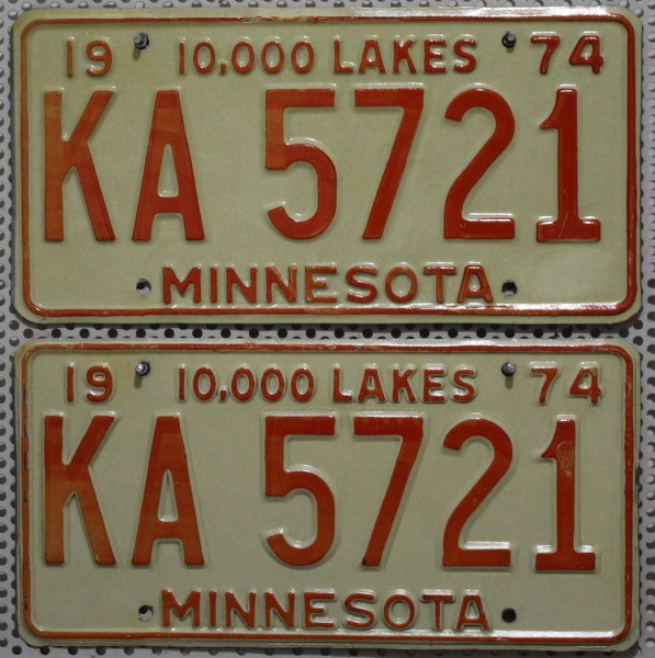 MINNESOTA 1974 Oldtimer Schilder PAAR - USA Nummernschilder # KA5721