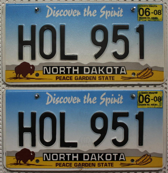 NORTH DAKOTA Schilder PAAR - Zwei USA Nummernschilder # HOL951