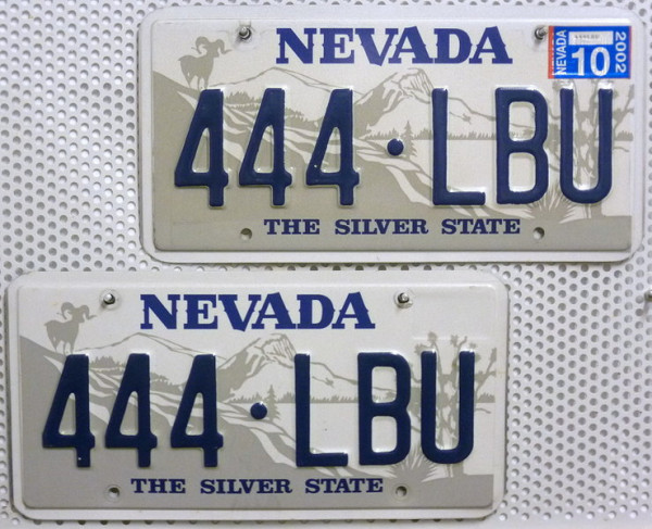 NEVADA Schilder PAAR - Zwei USA Nummernschilder # 444LBU